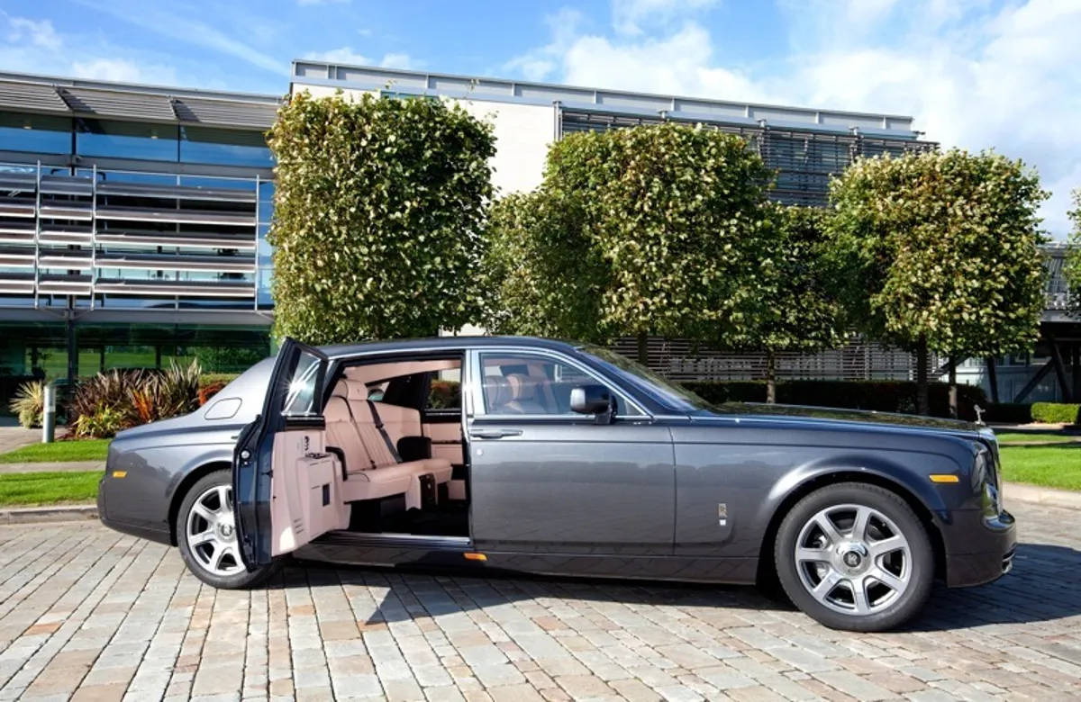 Rolls Royce Phantom Extended Wheelbase 2021 rental dubai